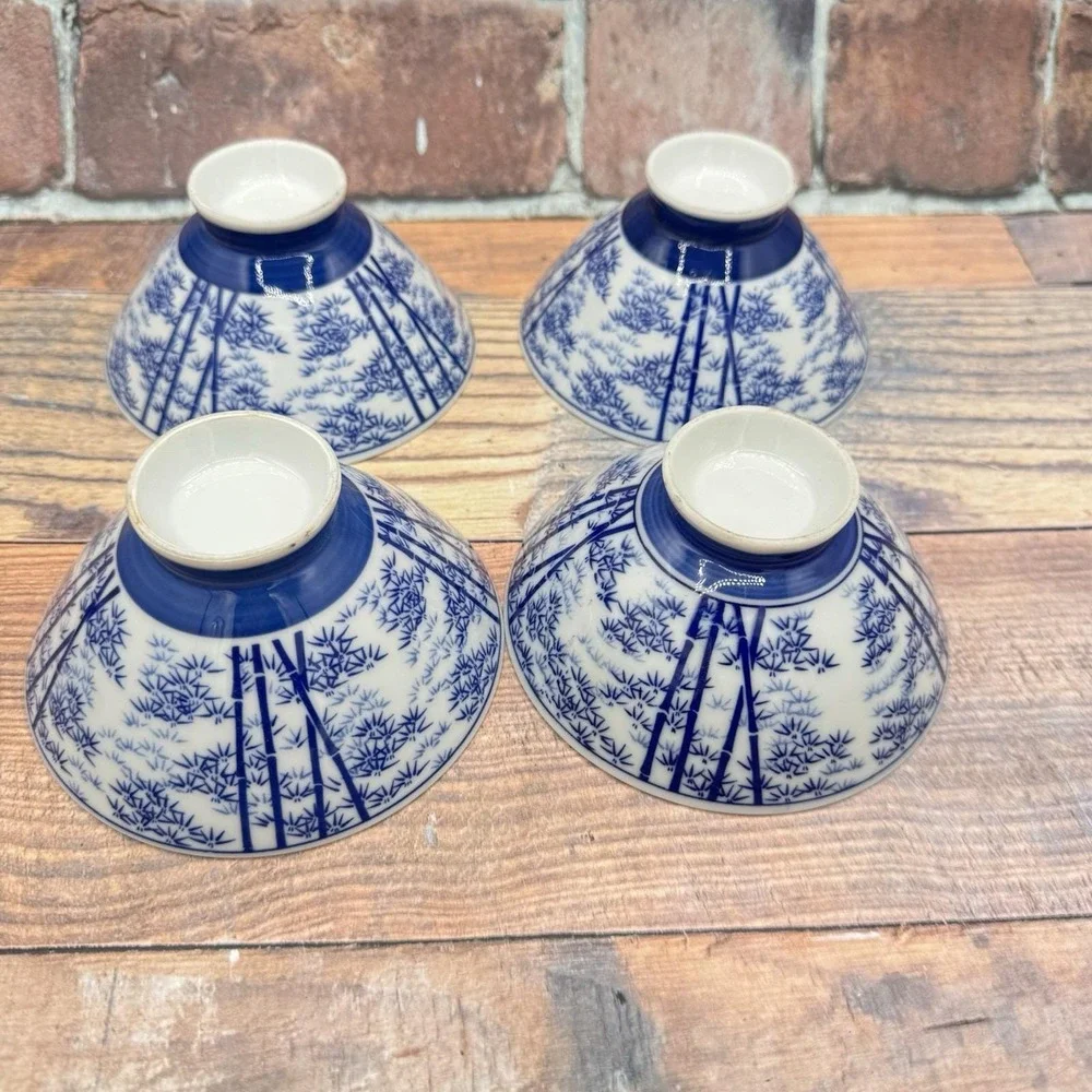 Set of 4 Vintage Japanese Rice Noodle Bowls Blue & White Porcelain Footed Bamboo